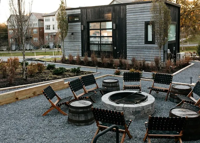 Ironwood Grove, Tiny House Hotel