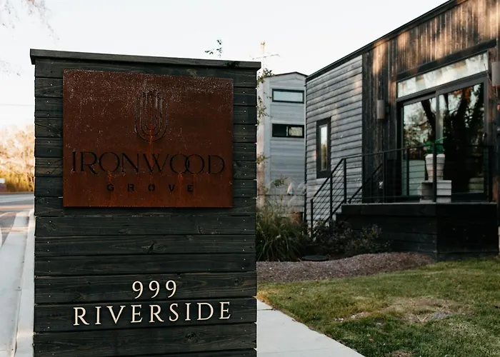 Ironwood Grove, Tiny House Hotel