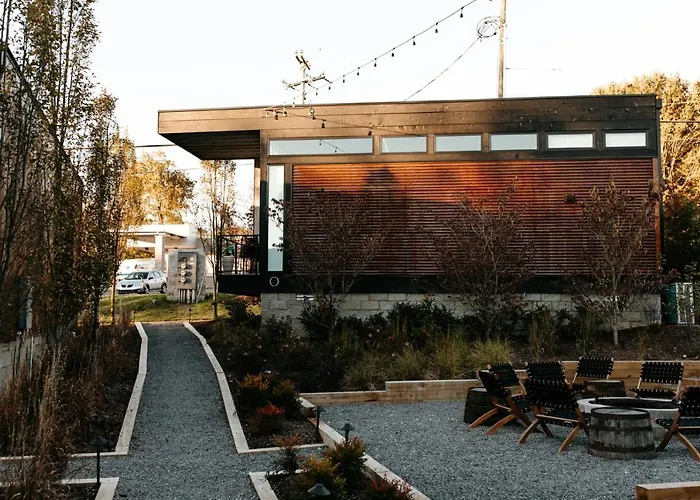 Ironwood Grove, Tiny House Hotel